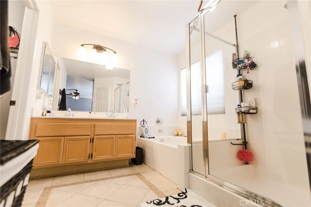 2340 Talbot Circle, Corona, California 92882 home-pic-17